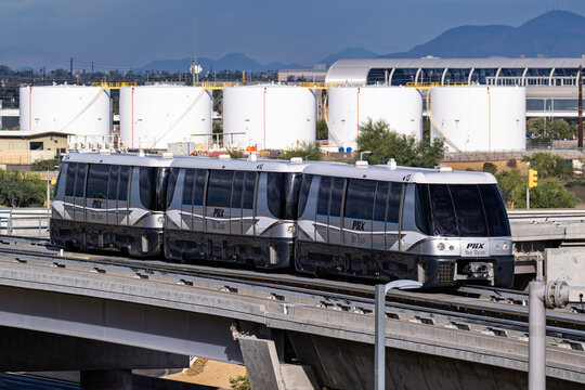 sky harbor airport 11-22-2025 Phoenix, AZ USA

PHX Sky Train operationg between Terminal 4 and the E Economy parking at Phoenix Sky Harbor Intl. Airport.