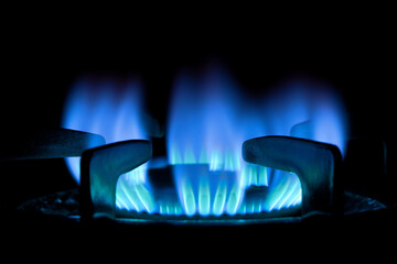 点火させたガスコンロの青い炎
