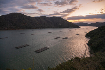 日本の岡山の美しいトワイライトタイム