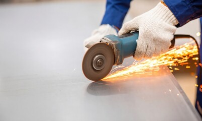 グラインダーで火花