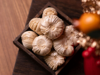 On the 23rd day of the 12th lunar month in China, we eat sugar gourd and enjoy its sweetness