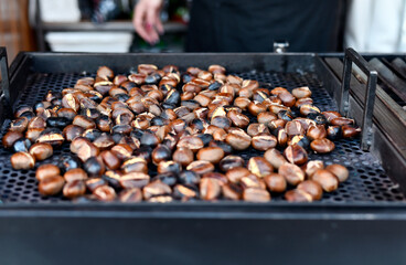 casta&ntilde;as asadas en un puesto de casta&ntilde;as