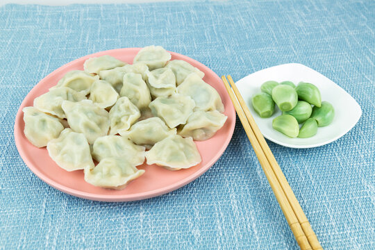 Dumplings and Laba garlic