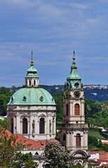 St.-Nikolaus-Kirche in Prag, vertikal