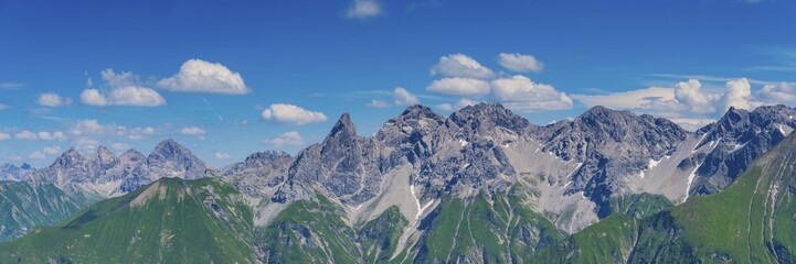 Mountain panorama from the Krumbacher Höhenweg to the Allgäu main ridge, Allgäu, Allgäu Alps, Bavaria, Germany