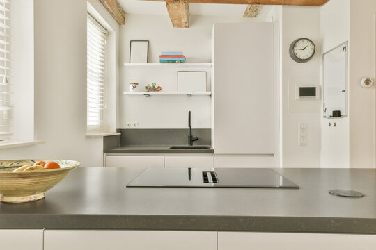 Modern Kitchen Design with Minimalist Aesthetics