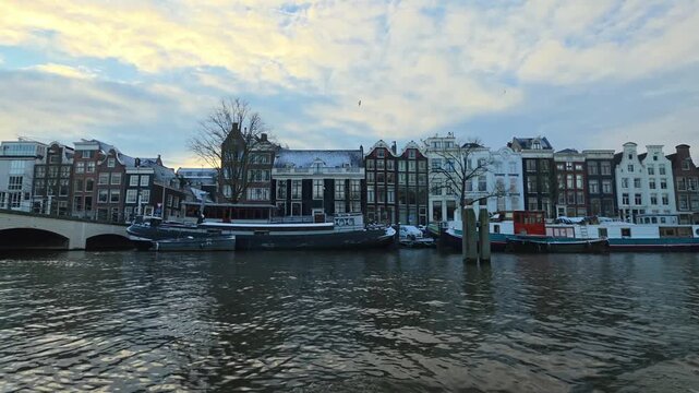 A relaxing cruise through Amsterdam&rsquo;s canals, gliding past historic houses, bridges and houseboats, offering a unique view of the city&rsquo;s charm from the water