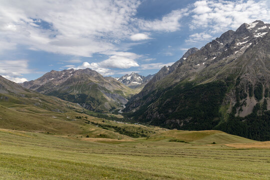 Panoramic mountain view of the Arves Massif in the French Alps