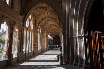 Obraz premium Avila, claustro de la catedral gotica, castilla y leon, españa.
