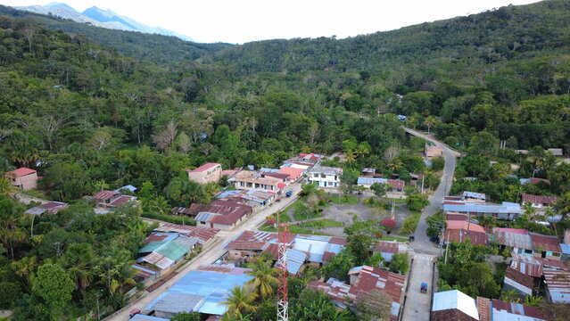 r&iacute;o Cumbaza San Mart&iacute;n peru