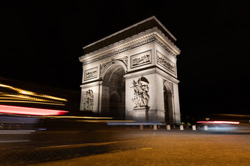 arc de triomphe at night
