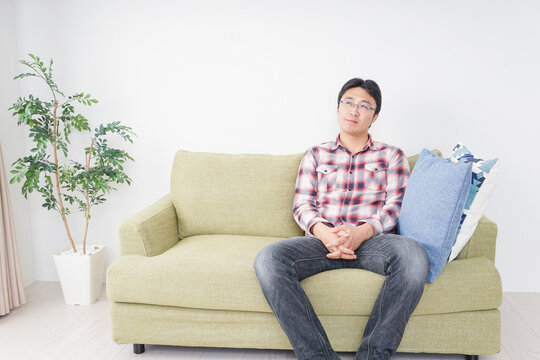 ひとり暮らし・単身赴任をする男性