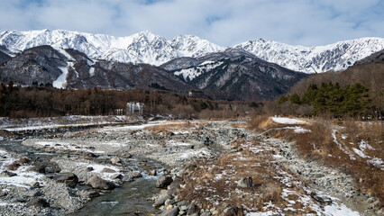 冬景色　冠雪の北アルプス　長野県白馬村 © RATM