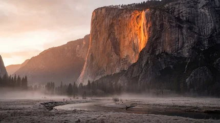 Fototapete Rund Yosemite Yosemite Firefall: El Capitan Glows at Sunset  © Ayu