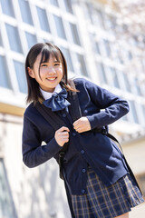 桜と笑顔の学生