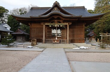 Obraz premium A Japanese shrine: a scene of the precincts of Matsue-jinja Shrine in Matsue City in Shimane Prefecture