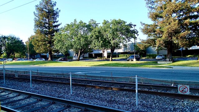 アメリカのカリフォルニア州のVTA（路面電車）の駅の風景