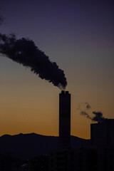 석양과 연기