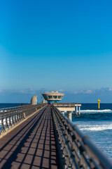 Fototapeta premium 전망대가 있는 바다