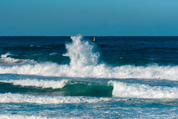 솟구쳐 오르는 파도