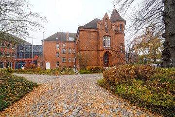 Ratzeburg in Schleswig-Holstein Domhof Altstadt Dom See Nebel Herbst Hafen Gebäude Backstein