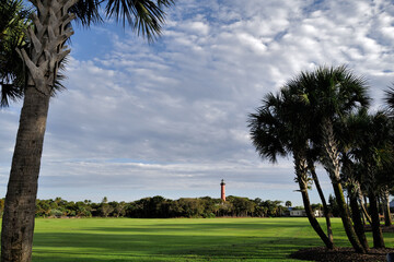 The Jupiter Island Lighthouse at the confluence of Jupiter Inlet and the Indian River in Florida © Jorge Moro
