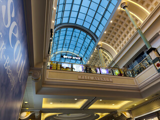 Naklejka premium Shopping mall Trafford Centre interior in Peel Avenue Manchester UK with glass skylight and ornate decor