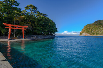 【絶景】静岡県沼津市戸田　御浜岬の諸口神社と富士山