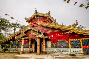 Obraz premium Buddhist temple architecture in Mandalay, Myanmar