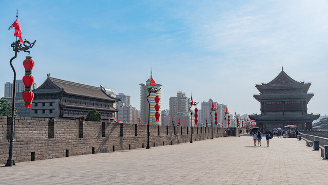 Xi'an City Wall. Attractions in China