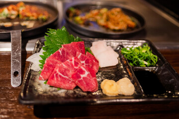 馬刺しと鉄板焼き