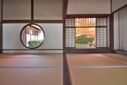 源光庵の「悟りの窓」と「迷いの窓」