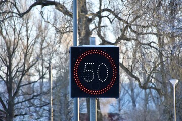 LED display shows speed up to 50 km/h.