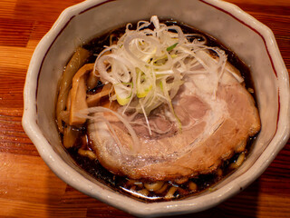 醤油ラーメン　富山ブラック　北陸