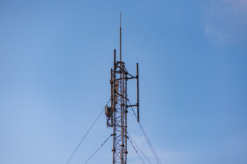 Microwave tower, radio communication facility