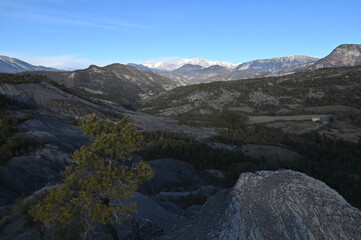 Terres  noires d'Archail (Provence)