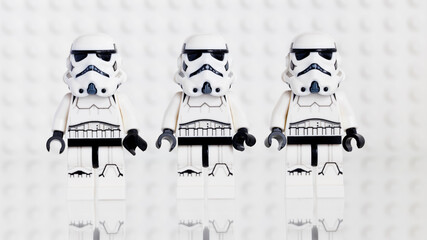Naklejka premium Dortmund - Deutschland 14. Januar 2026 Lego Minifiguren Stormtropper - Studio Aufnahme 