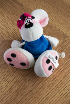 Original Diddl plush toy, the mouse created by Thomas Goletz corresponds to Diddlina