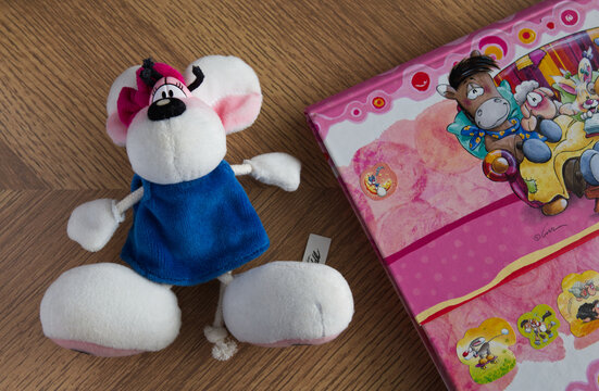 Original Diddl plush toy, the mouse created by Thomas Goletz corresponds to Diddlina