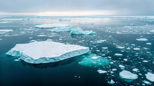 Small and large pieces of ice in Antarctica