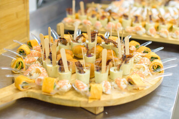 Traiteur de mariage, cocktails, toasts, petits fours, verrines, mini-burgers