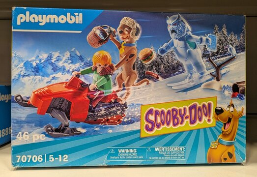 Estanter&iacute;a con caja de juguete Playmobil con Scooby-Doo en jugueter&iacute;a Toy Planet en Madrid, Espa&ntilde;a, 7 de enero de 2026