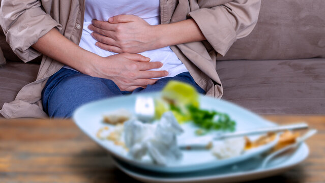 woman have food poisoning