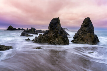 Obraz premium Sunrise on southern Ireland beach