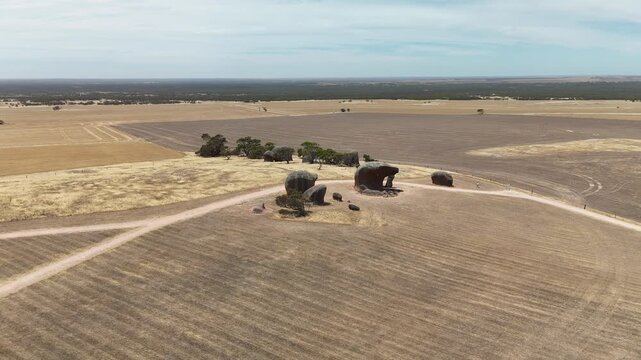 Murphy&rsquo;s Haystacks, Motpena, South Australia &ndash; 4K Aerial Drone Footage of Granite Rock Formations, Rural Farmland, Dry Landscape, Walking Trails and Vast Outback Plains