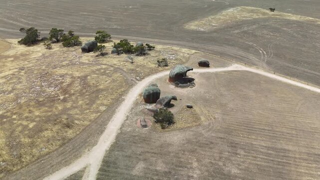 Murphy&rsquo;s Haystacks, Motpena, South Australia &ndash; 4K Aerial Drone Footage of Granite Rock Formations, Rural Farmland, Dry Landscape, Walking Trails and Vast Outback Plains