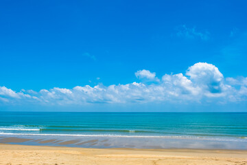 Fototapeta premium Panorama of clear sky and summer sea water background for summer vacation concept.with sunlight of beautiful cloudy blue sky with white altocumulus clouds.with 