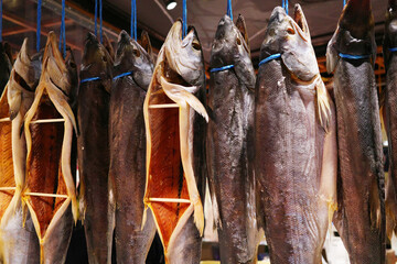 金沢近江市場の新巻き鮭