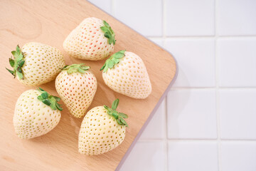 白いちご「ミルキーベリー」