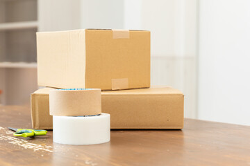 段ボールとガムテープ